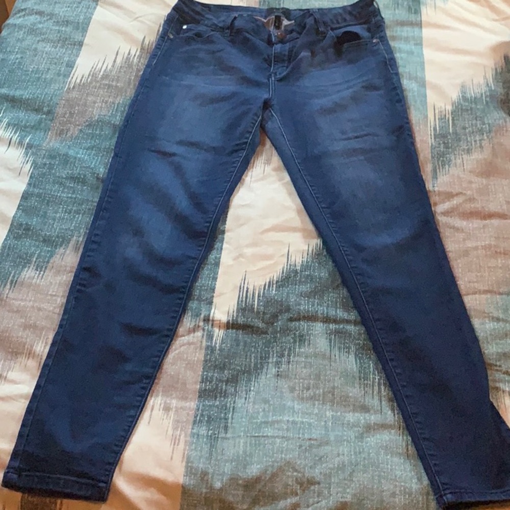 Celebrity pink stretch skinny jeans